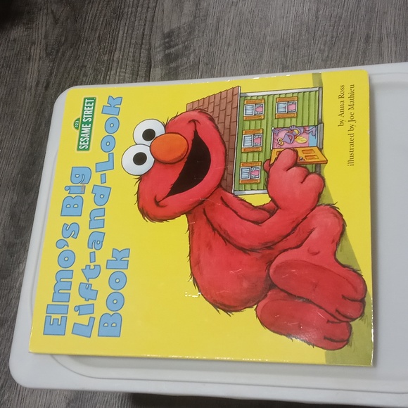 Elmo Sesame Street Plush Stuffed Animal Toy Bundle with Book - Picture 3 of 3